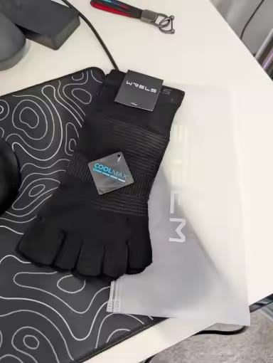 Customer photo review of Split-Toe Sports Socks – Quick-Dry Running & Cycling