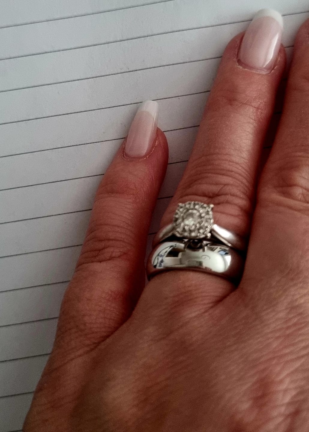 Customer photo review of White Gold 6mm Wonder Ring