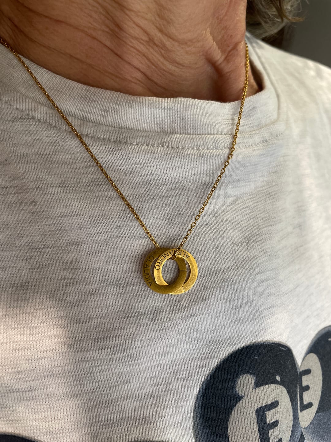 Customer photo review of Collar Amity - Personalizado