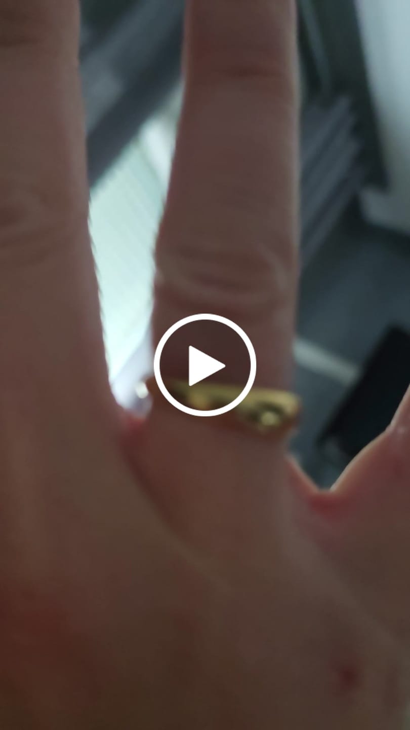 Customer video review of Anillo Boda Clásica