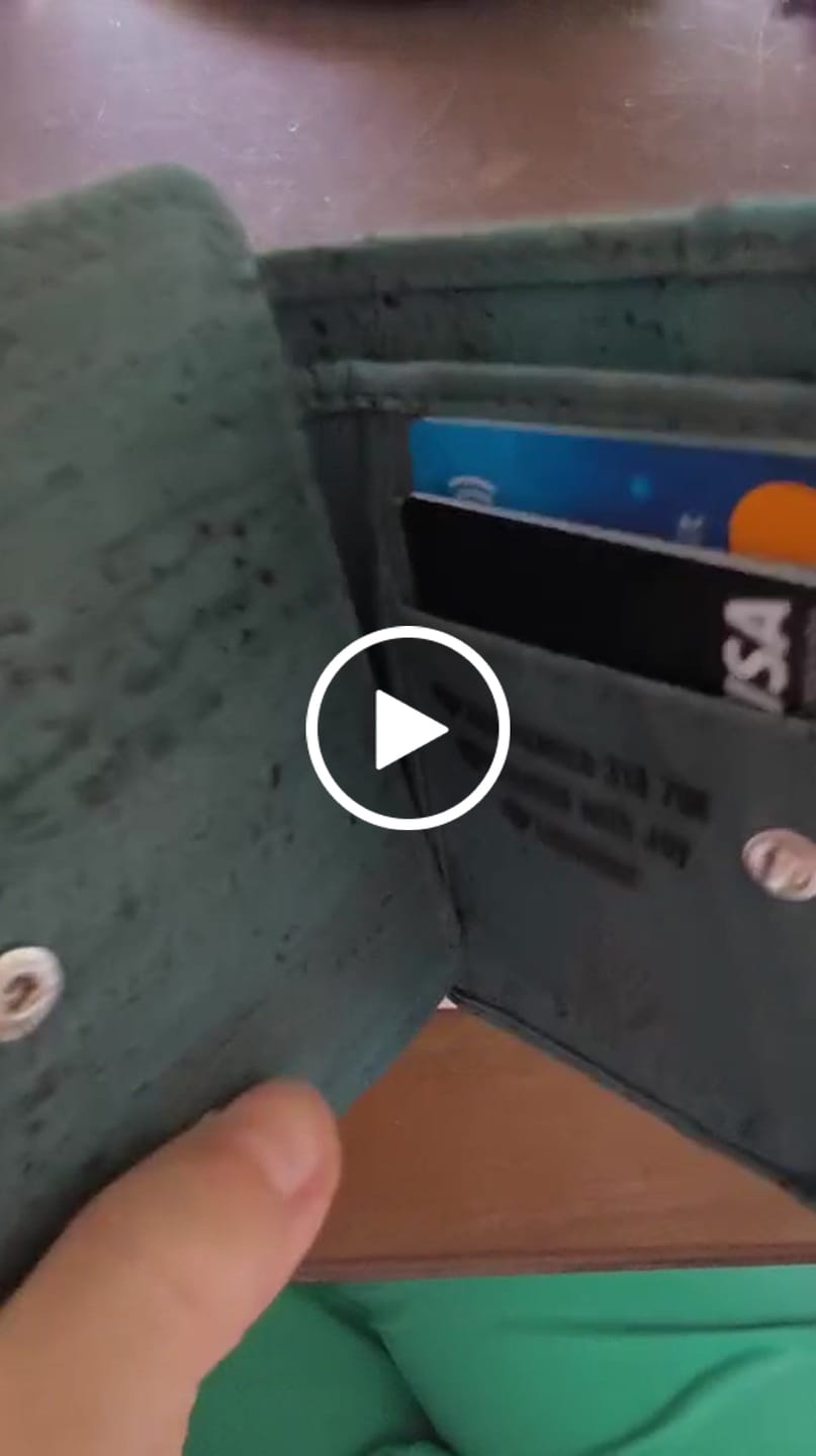 Customer video review of Kork-Geldbeutel Reyna
