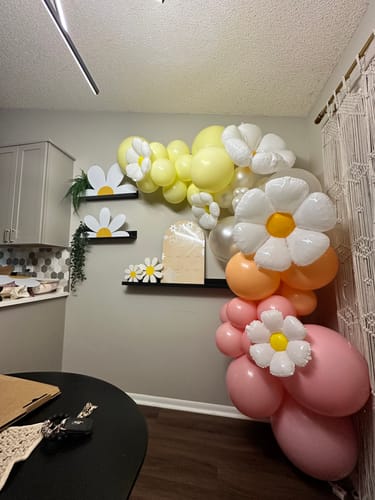 Customer photo review of Flower Power Balloon
