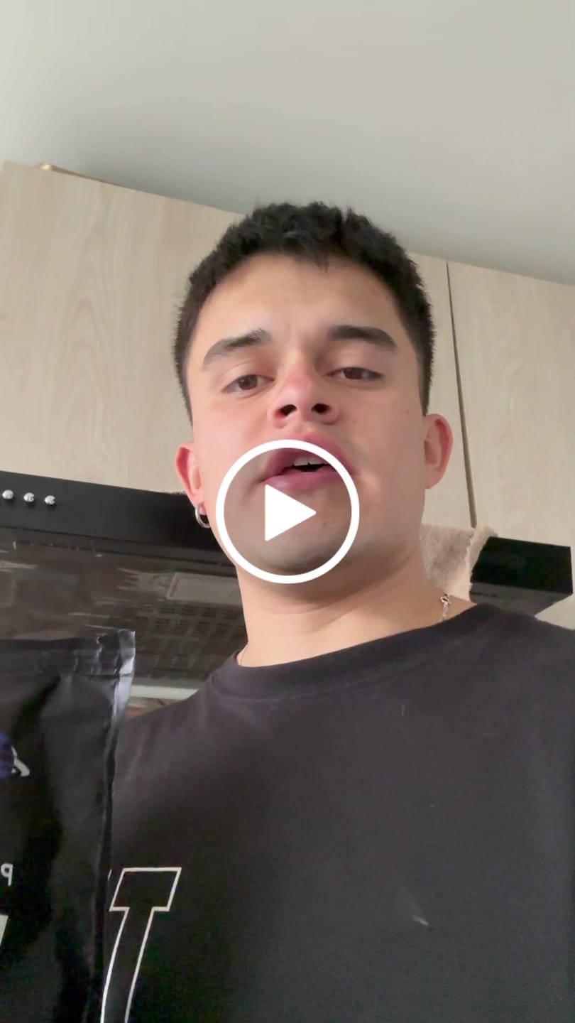 Customer video review of Proteína Whey - Chocolate