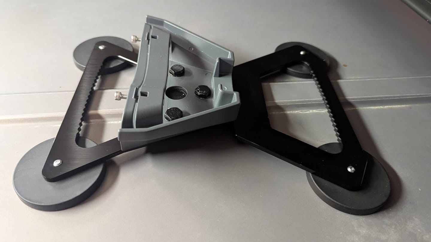Customer photo review of Starlink Mini Magnetic Mount with Quick-Release, 200 lb Strong Magnetic Hold, No-Drilling Vehicle Roof Mount, Starlink Mini Accessories