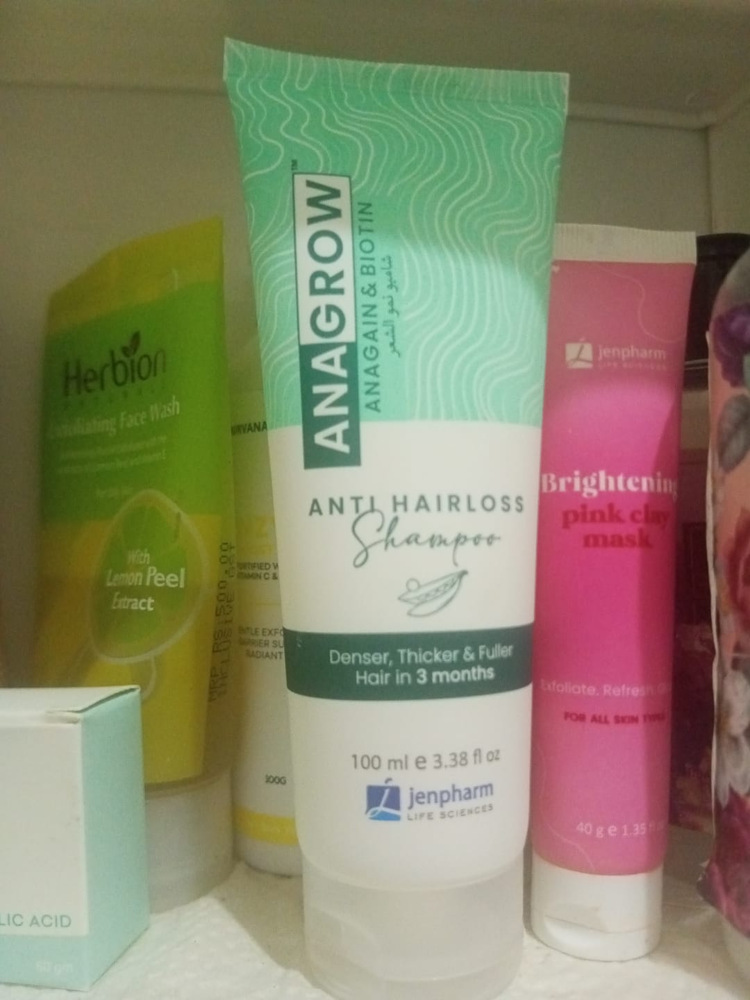 Customer photo review of Anagrow Shampoo