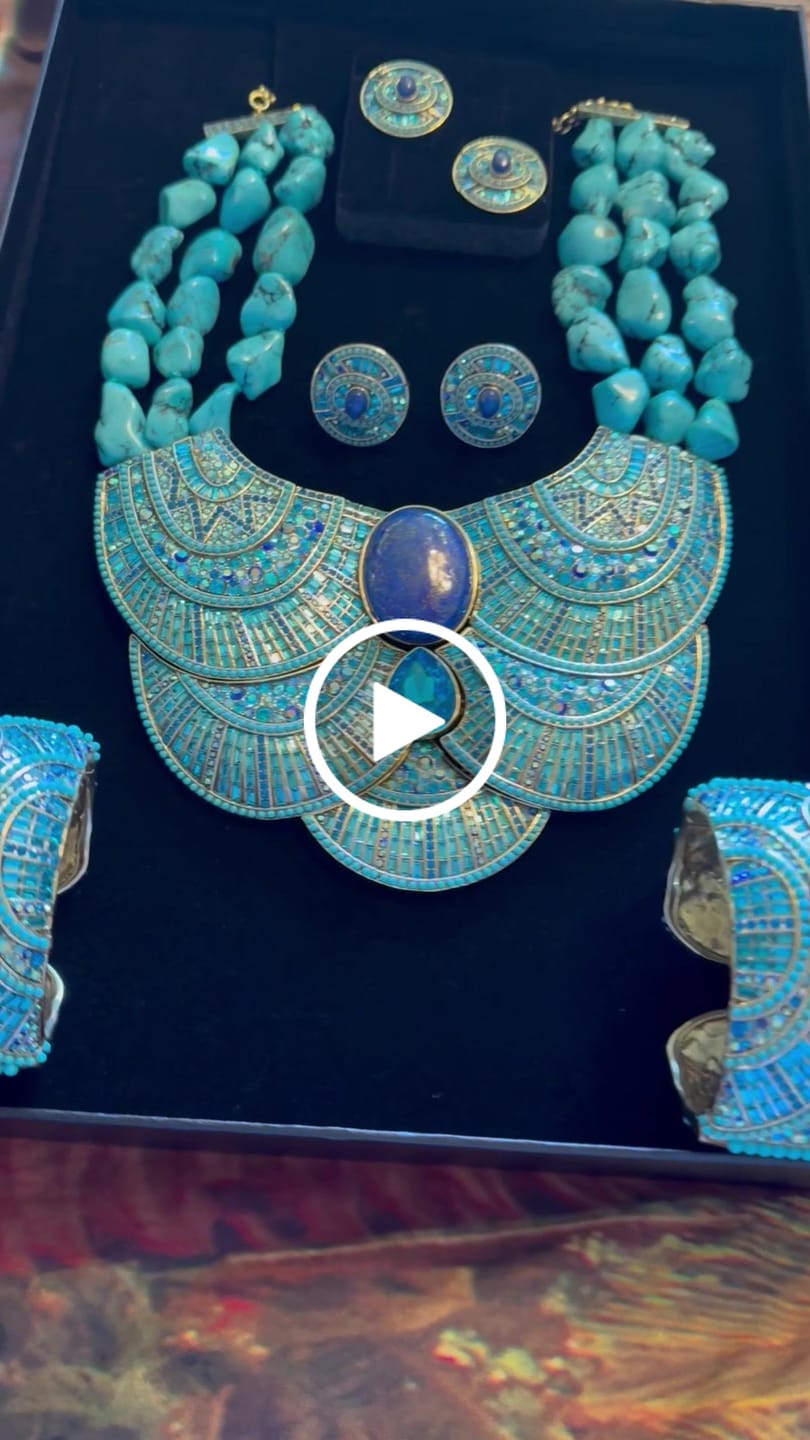 Customer video review of HEIDI DAUS® "Fantastic Fusion" Crystal Cuff Bracelet