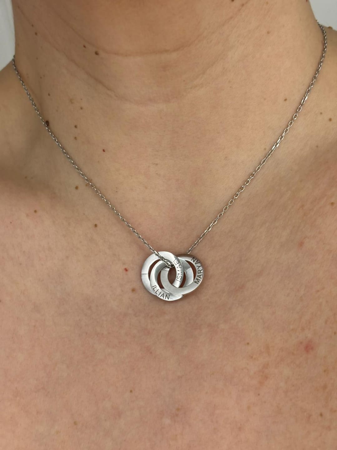Customer photo review of Collar Amity - Personalizado