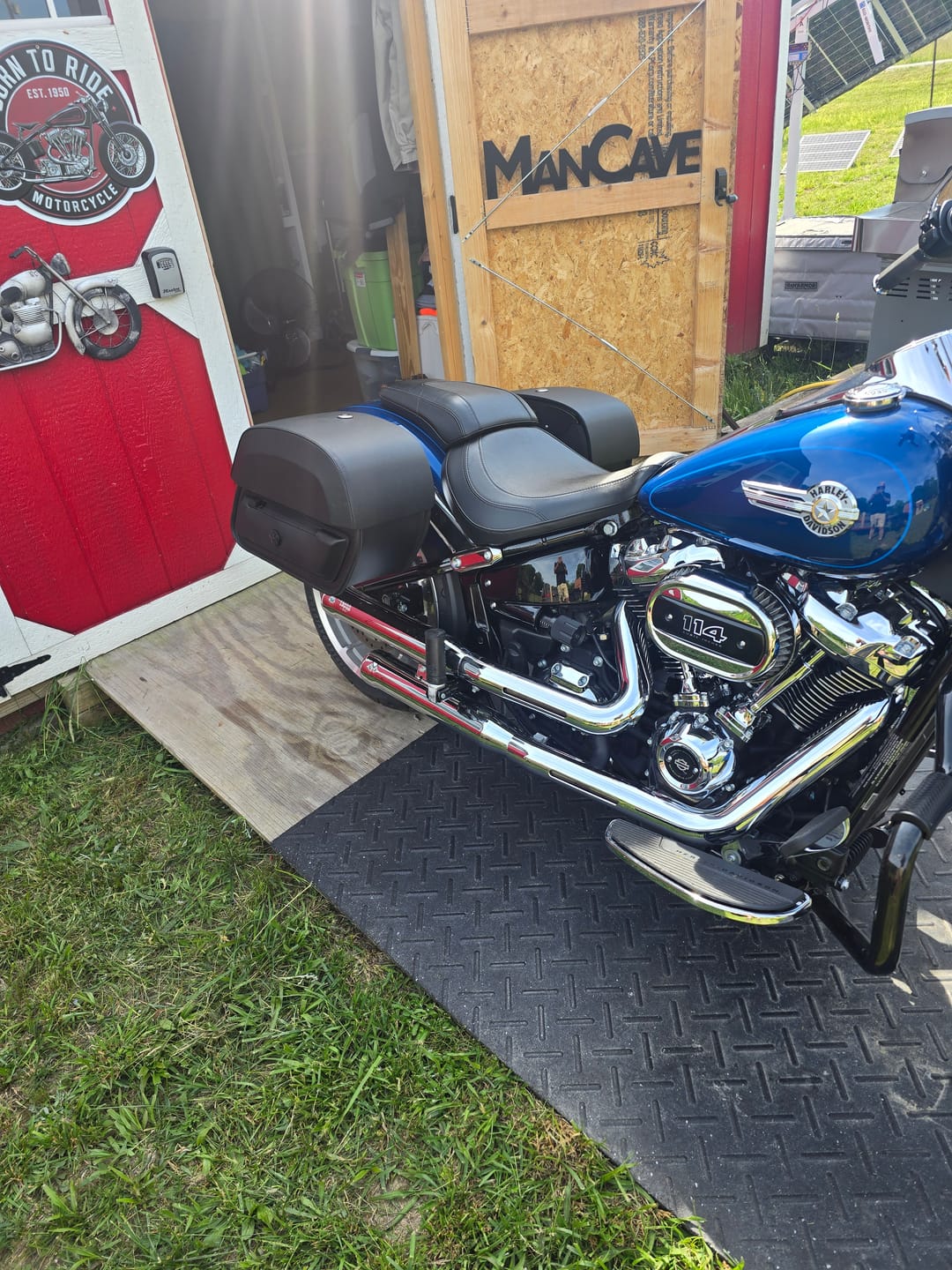 Customer photo review of 28L - Pantheon Medium Quick Mount Motorcycle Saddlebags For Harley Softail Fat Boy FLFB/S