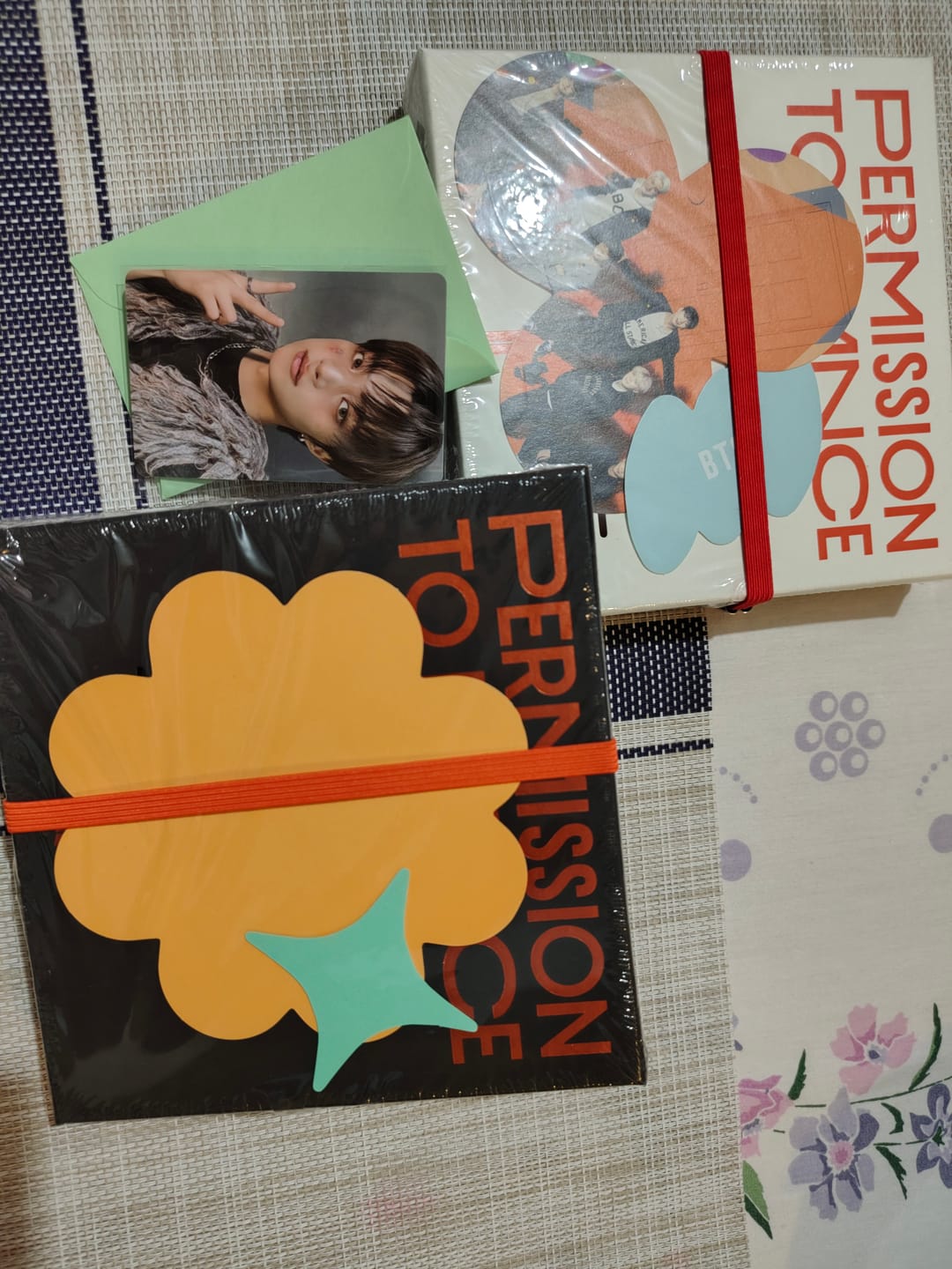 Customer photo review of K-POP BLIND RANDOM PHOTOCARD