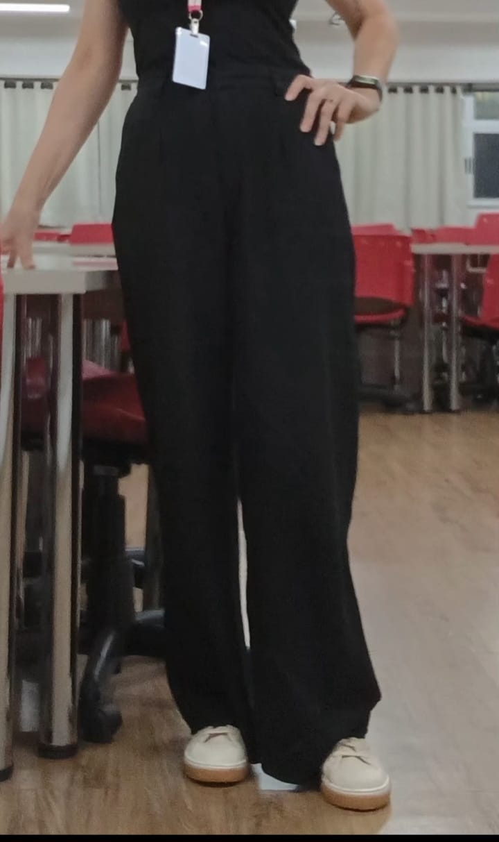 Customer photo review of Calça Pantalona Graviola Preta