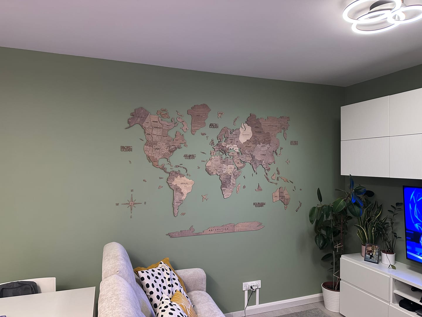 Customer photo review of 3D Wooden World Map Terra