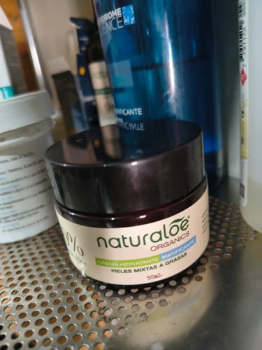 Customer photo review of Crema Hidratante Matificante Piel Mixta a Grasa 50ml
