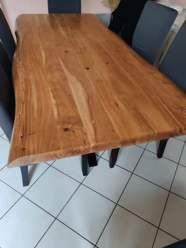 Customer photo review of Table à manger en bois massif MAMMUT NATURE 220cm structure en métal acacia bord en arbre noir plateau 6cm