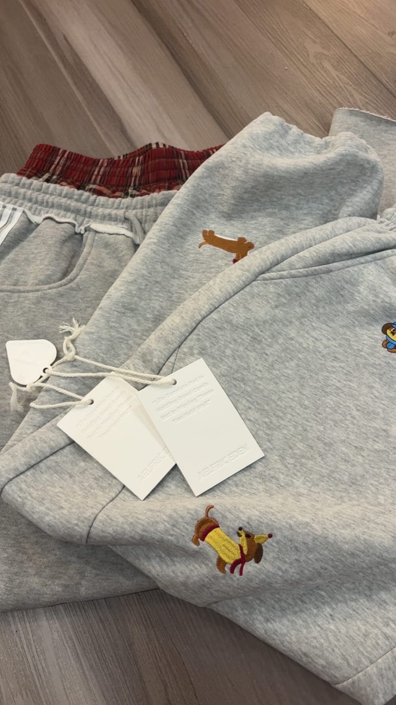 Customer photo review of Aelfric Eden Embroidery Dog Baggy Barrel Sweatpants