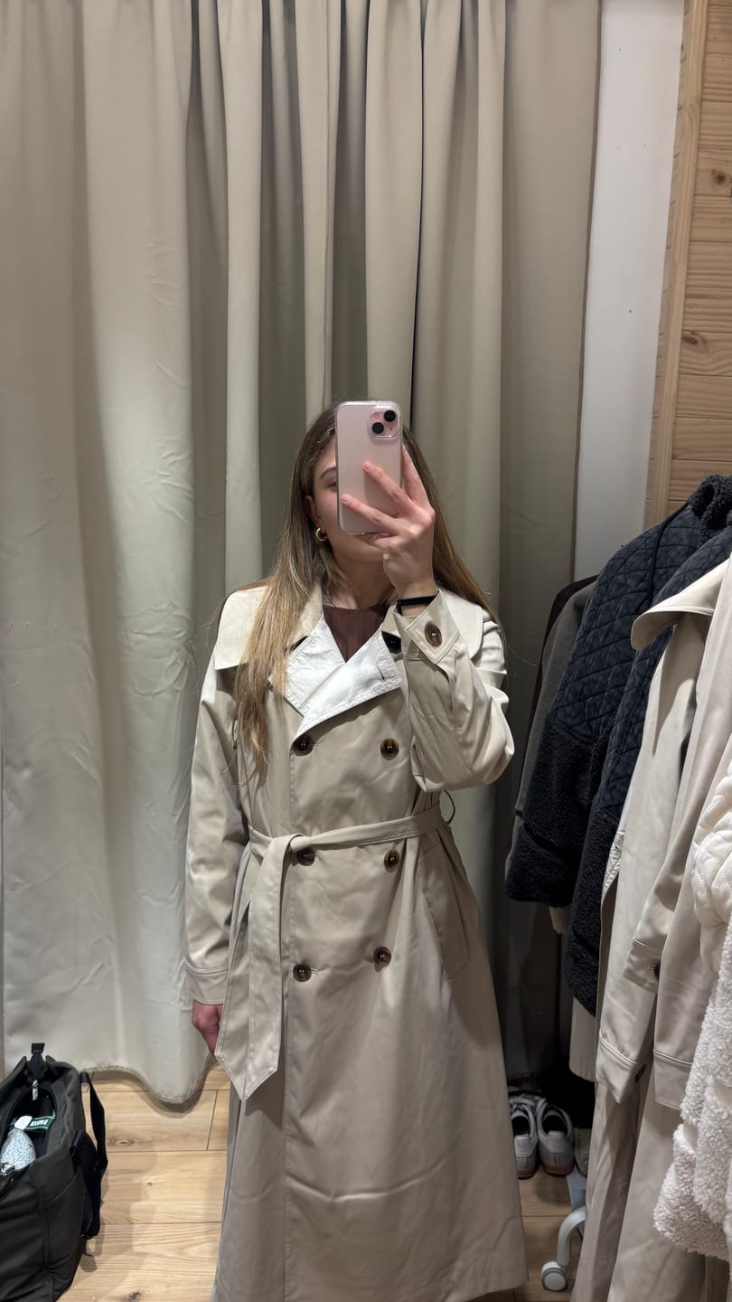 Customer photo review of Abrigo Trench Beige