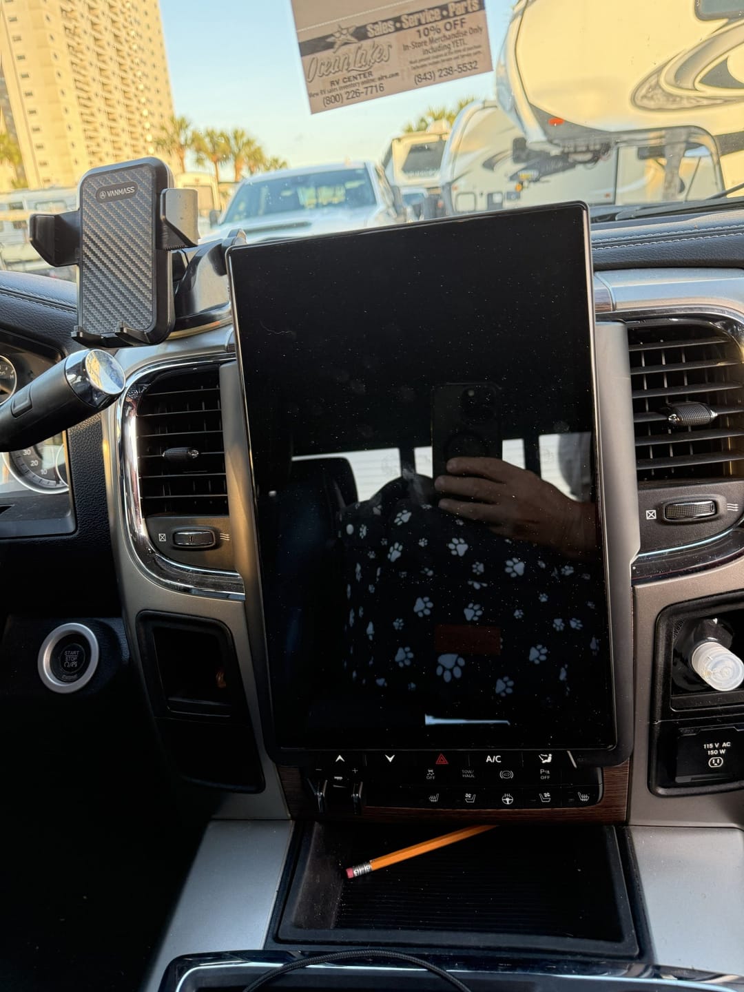 Customer photo review of Dodge RAM 2013-2019 — 12.1" Tesla-Style Apple CarPlay Screen
