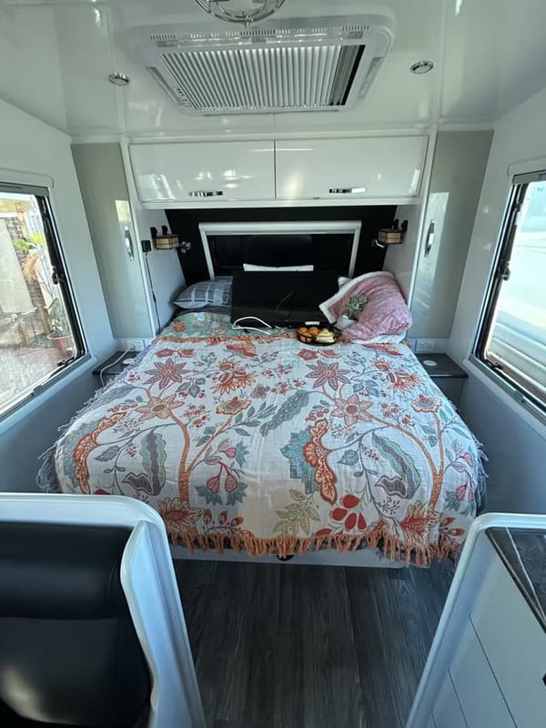 Customer photo review of Boho Floral Cotton Throw – Fringed Tapestry Blanket