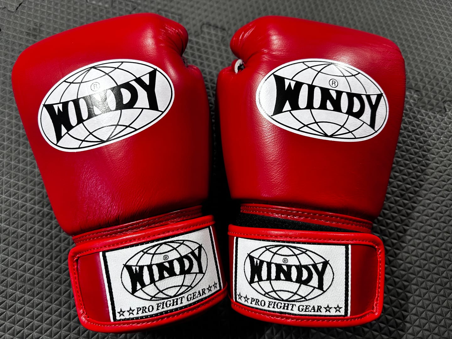 Customer photo review of Windy BGVH Red Boxing Gloves