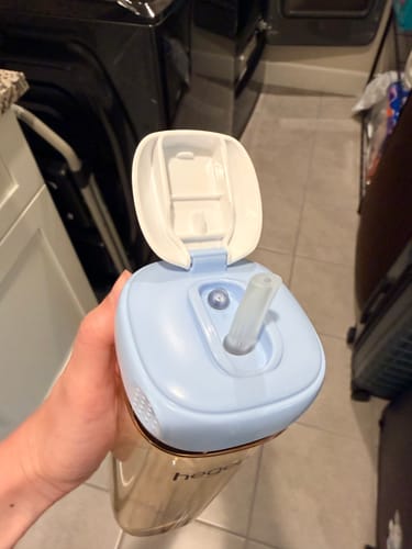Customer photo review of Hegen PCTO™ Straw Spout Blue (Slow Flow) - 6 months and above (Only for 8oz/240ml)