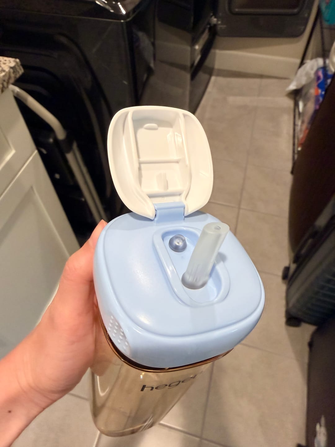 Customer photo review of Hegen PCTO™ Straw Spout Blue (Slow Flow) - 6 months and above (Only for 8oz/240ml)