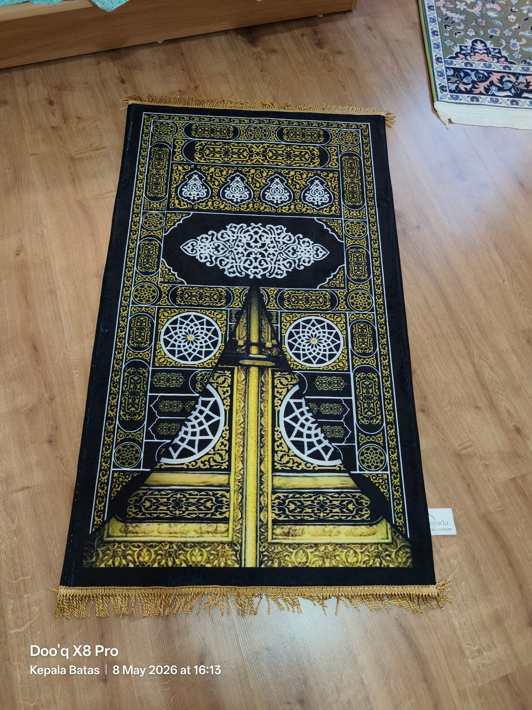 Customer photo review of Kaaba Door  Padded Prayer Mat