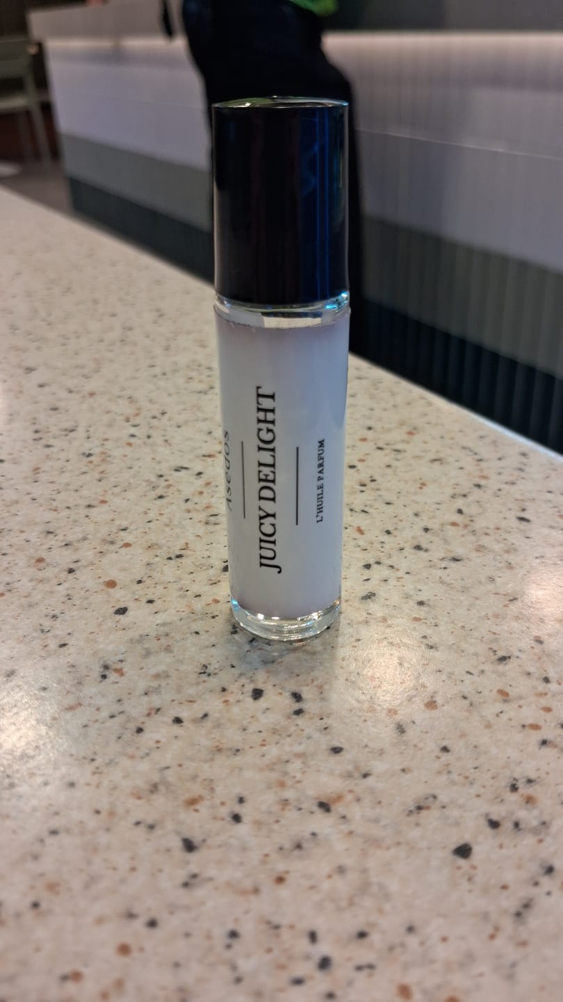 Customer photo review of JUICY DELIGHT PERFUME OIL