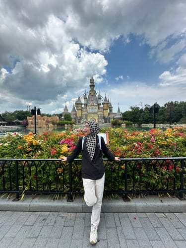 Customer photo review of Monogram Square (Black)
