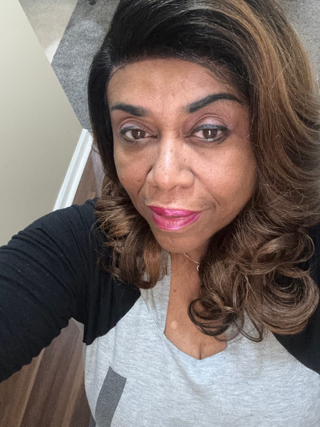 Customer photo review of Nutique Illuze Glueless 13x4 Flip Up HD Lace Front Wig - ROBYN