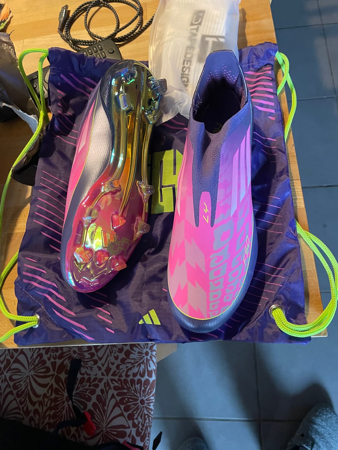 Customer photo review of F50 Laceless Lamine Yamal 2 - Violet/Rose/Jaune Fluo