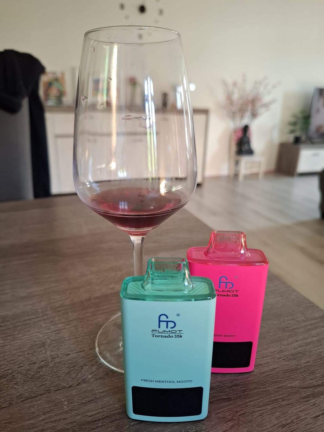 Customer photo review of RandM Tornado 35000 Puffs Disposable Vape (Box of 10)