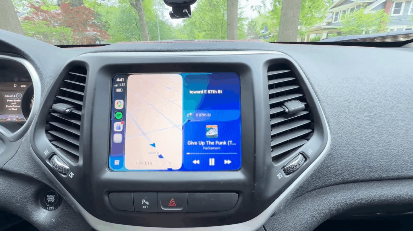 Customer photo review of Jeep Cherokee with UConnect 8.4" — Wireless Apple CarPlay & Android Auto Module