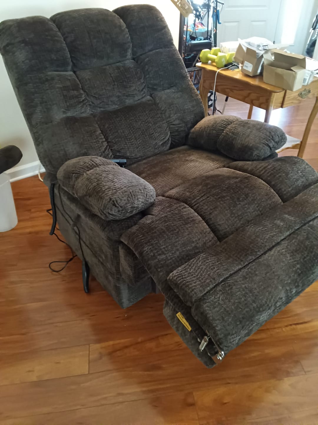 Customer photo review of 9205L Large-Wide/Tall Big Man Power Lift Recliner - Dual Motor, 400 LBS, Heat & Massage