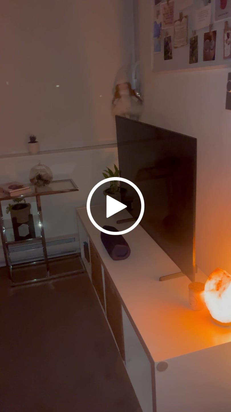 Customer video review of M1 Armless Sofa Seat
