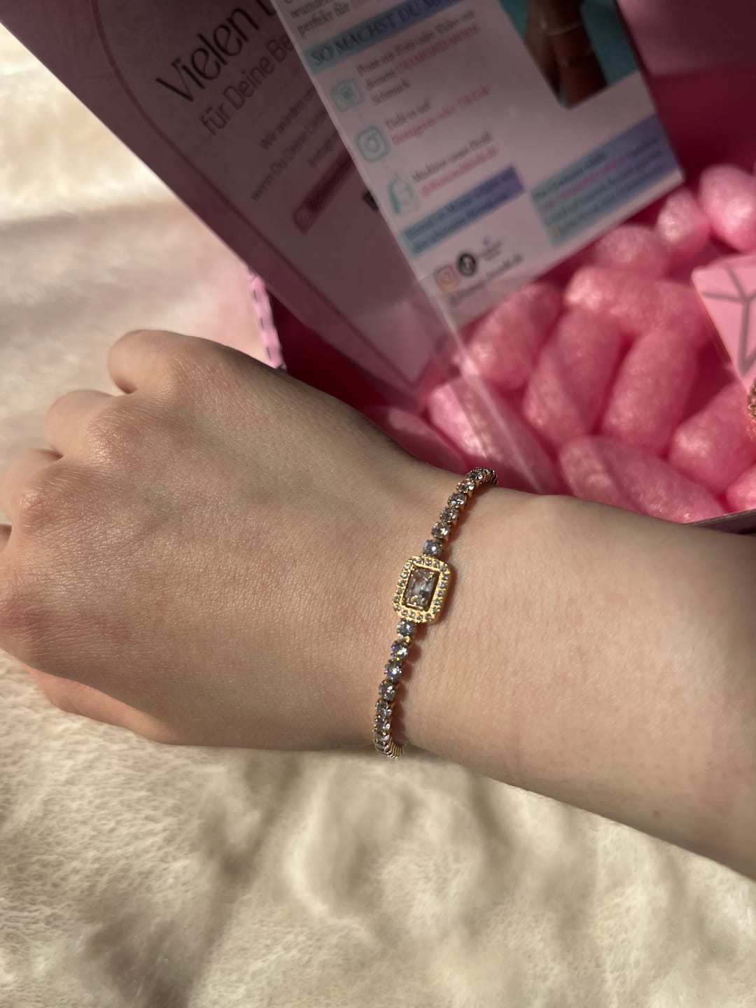 Customer photo review of Elisa Armband | 18K vergoldet