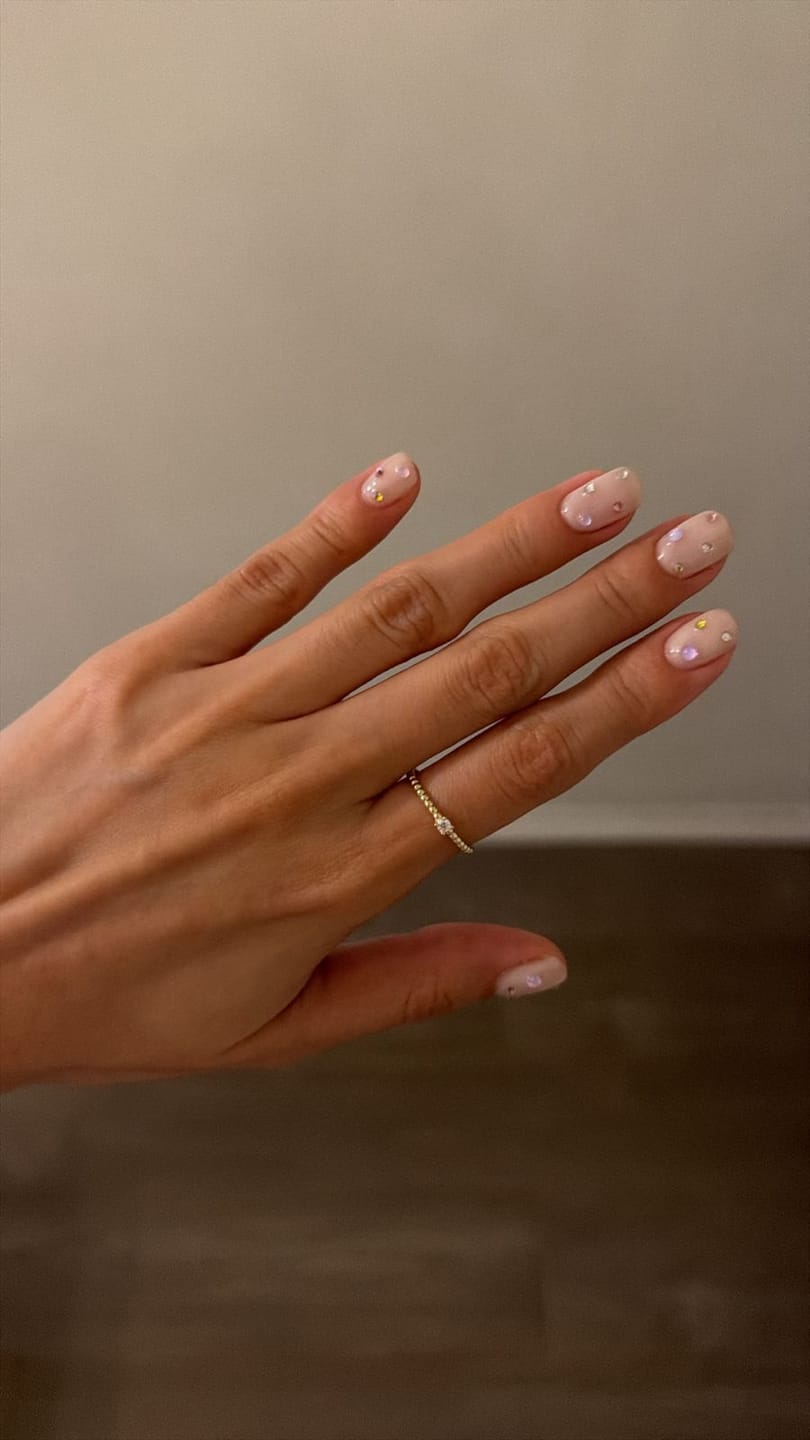 Customer photo review of Anillo Delgado Bolitas Con Zirconia