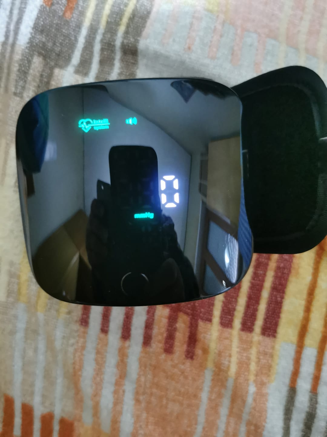 Customer photo review of Misuratore di Pressione da Polso con Schermo LED e Voce in Italiano