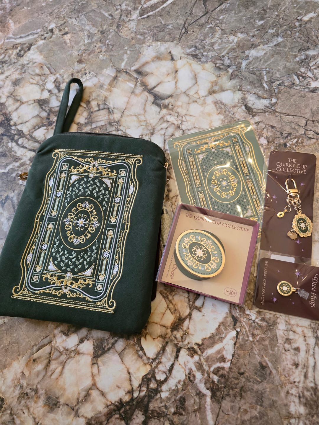 Customer photo review of Literati Sage eReader Bundle