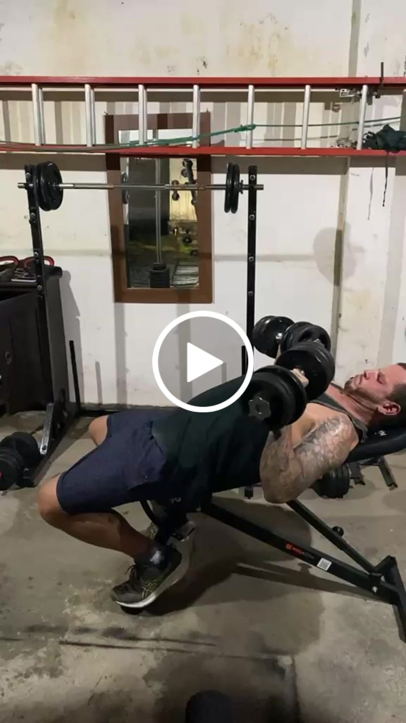 Customer video review of Banco de musculação 6x1 posições