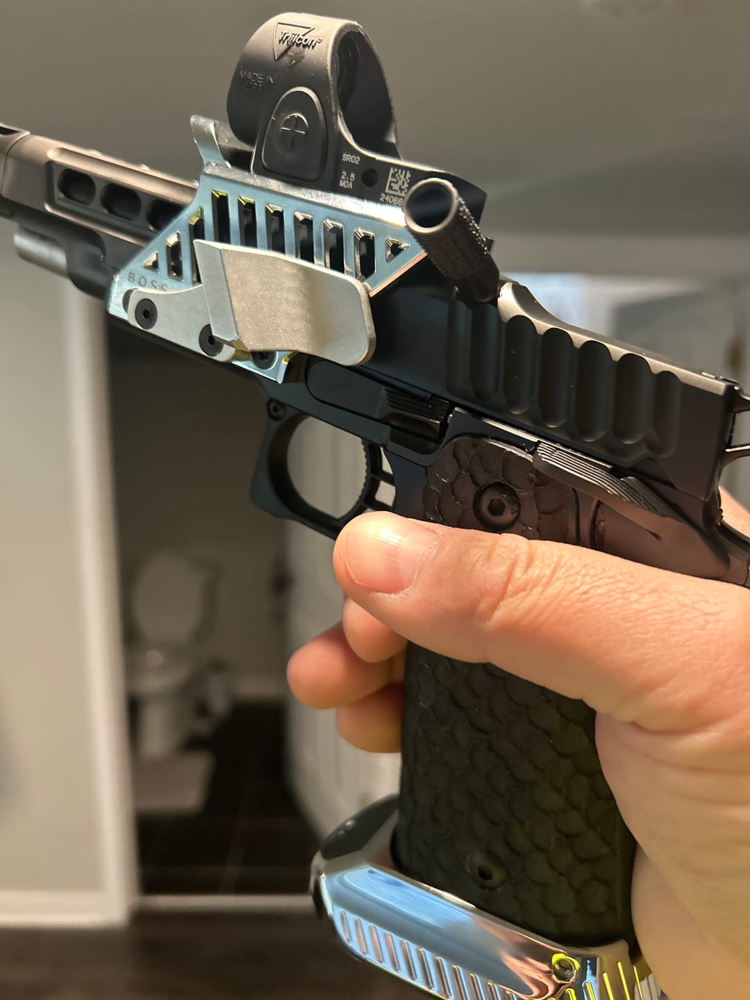 Customer photo review of 1911/2011 Red Dot Scope Multi Mount | Universal Optic Mount
