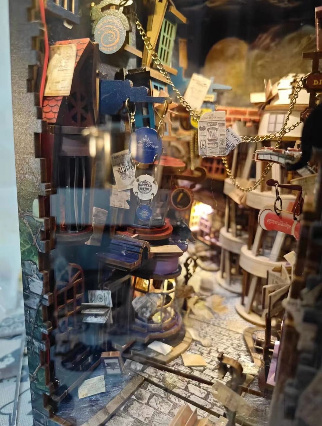 Customer photo review of Wizard's Night Alley Book Nook Kiti | 198 Parça DIY Dekor