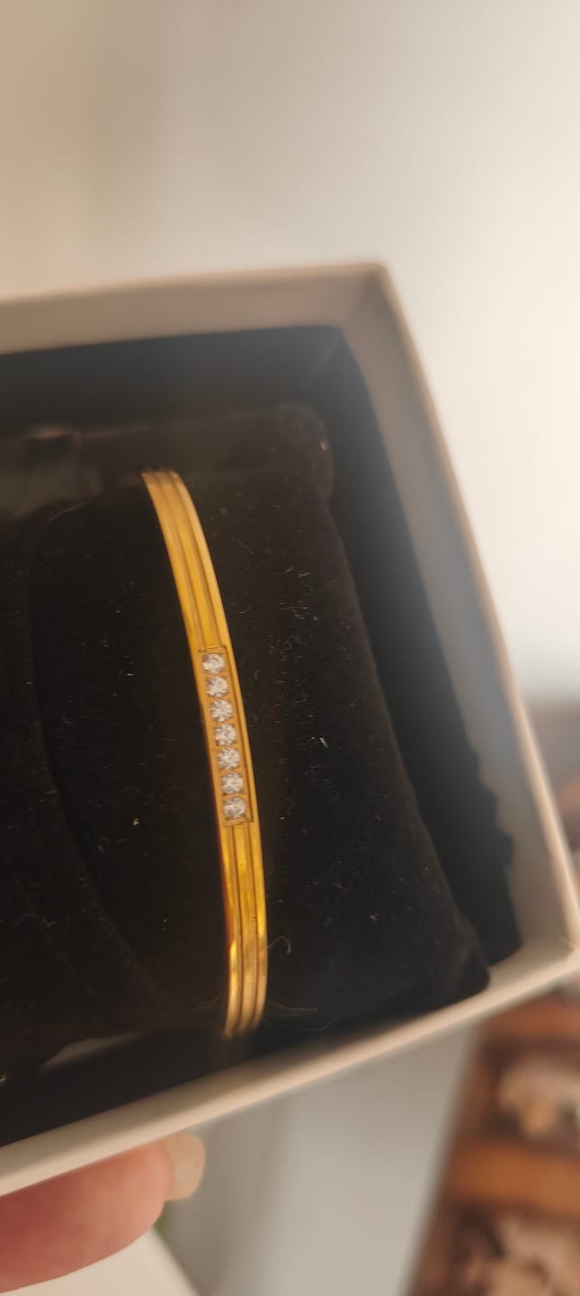 Customer photo review of Diamond Allure Bangle Bracelet