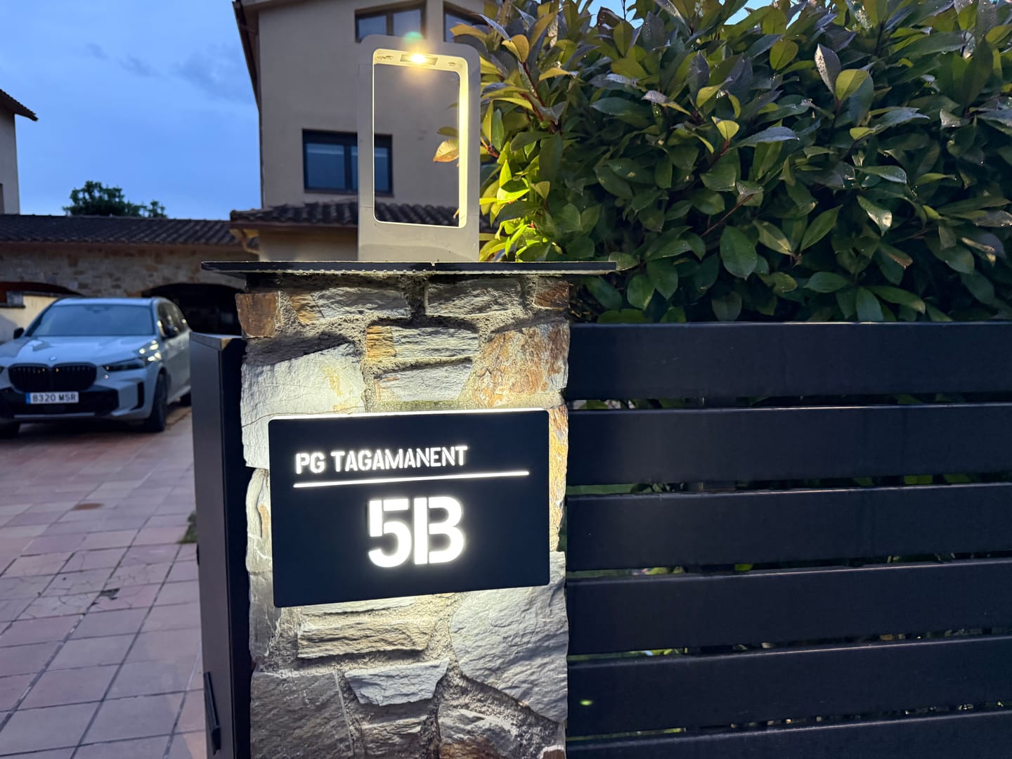 Customer photo review of Numero civico e testo luminoso modello Lux Horizontal