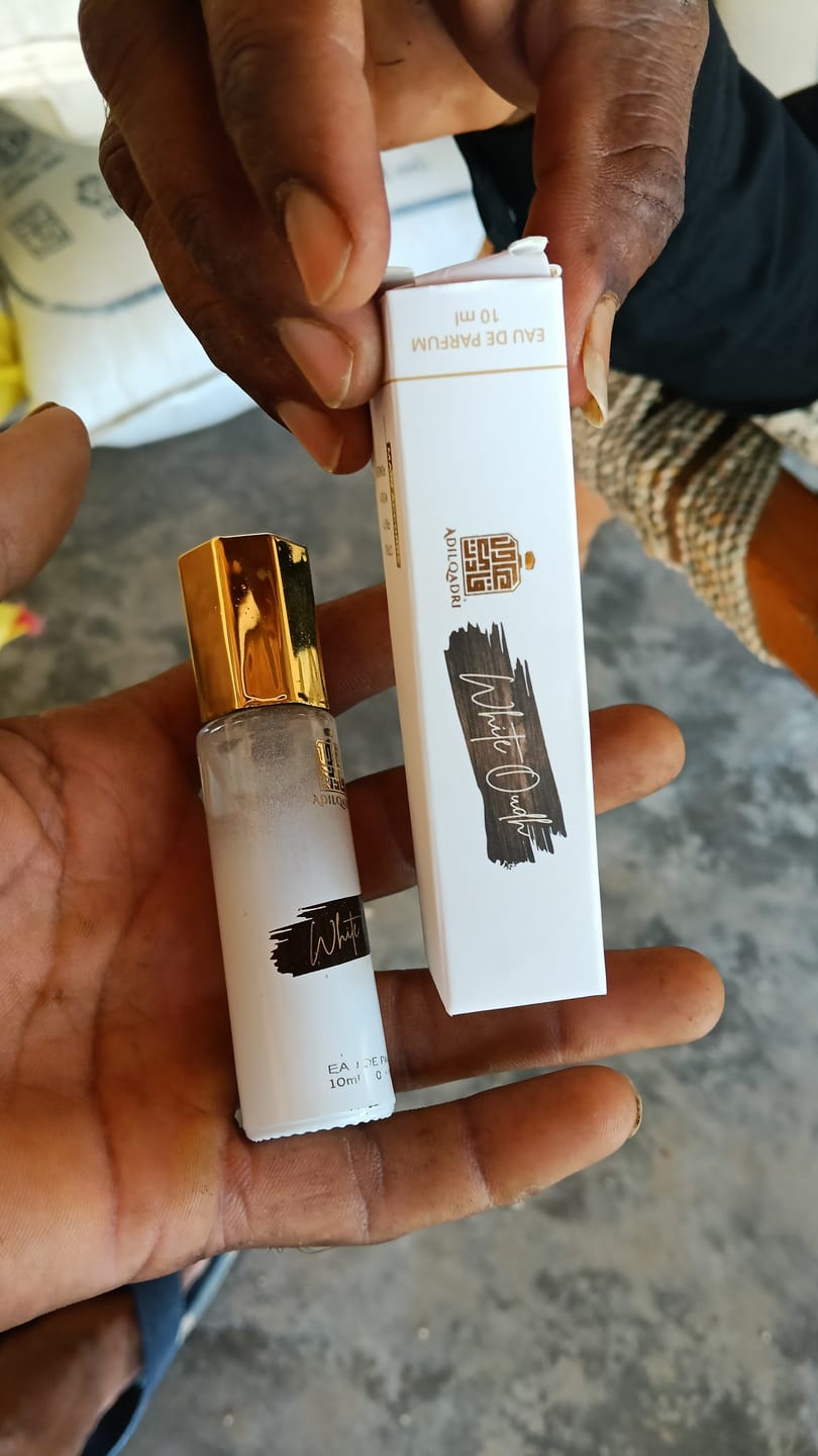 Customer photo review of White Oudh Travel Size Perfume Spray 10ml