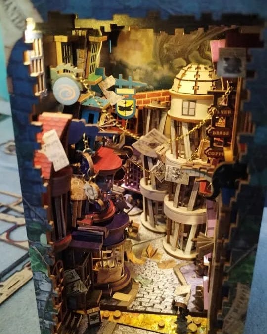Customer photo review of Wizard's Night Alley Book Nook Kiti | 198 Parça DIY Dekor