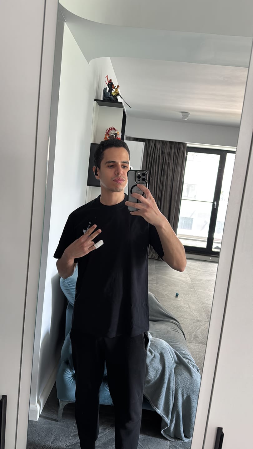 Customer photo review of LIMITLESS VOID 2-SIDED OVERSIZE TEE