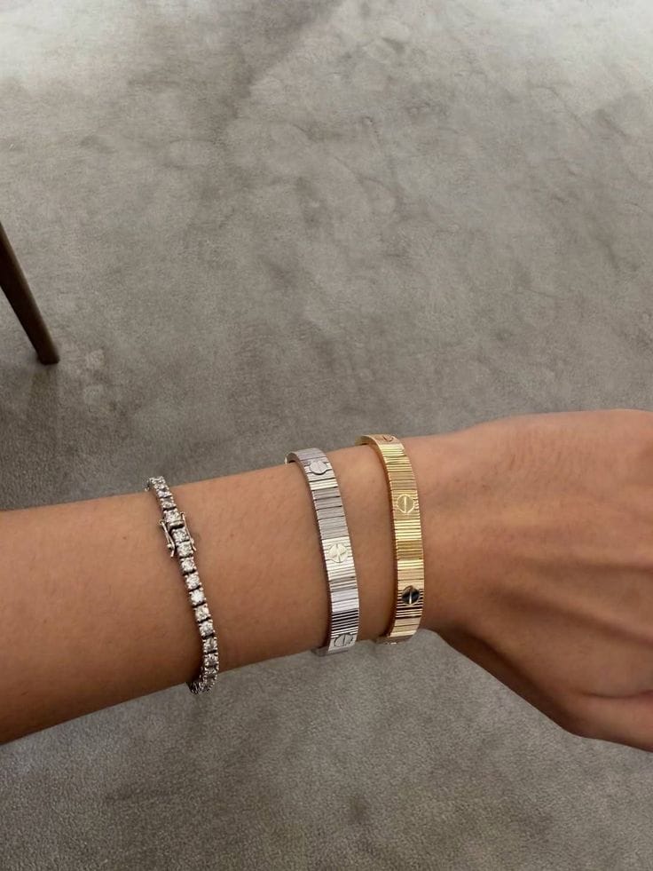 Customer photo review of MX Amour Unlimited bracelet, (White Gold)