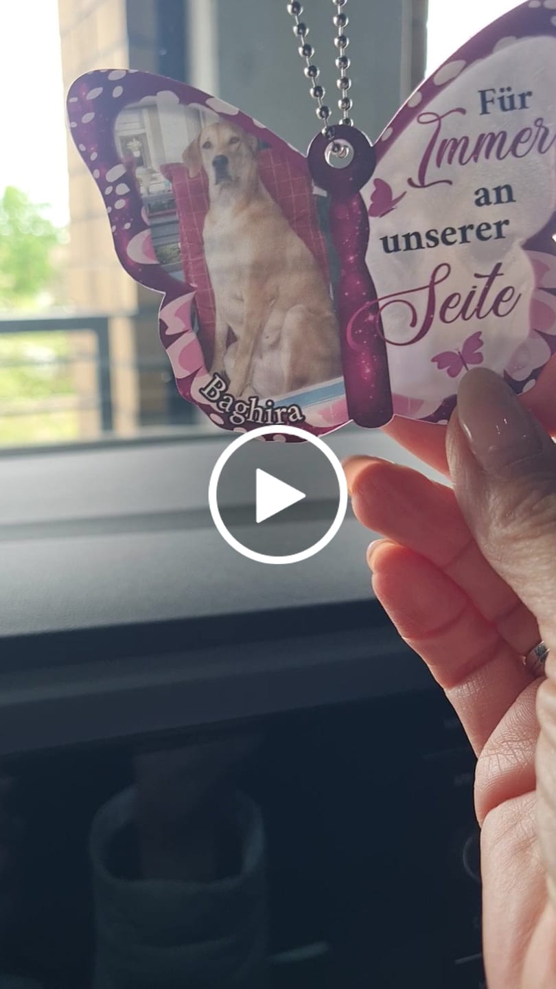Customer video review of Personalisierter Rückspiegel Anhänger - Schutzengel