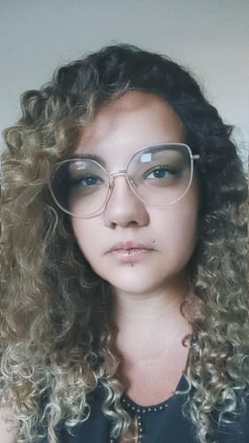 Customer photo review of Lace Front Tela HD Valeria Loira Cacheada Repartição Livre 13x4