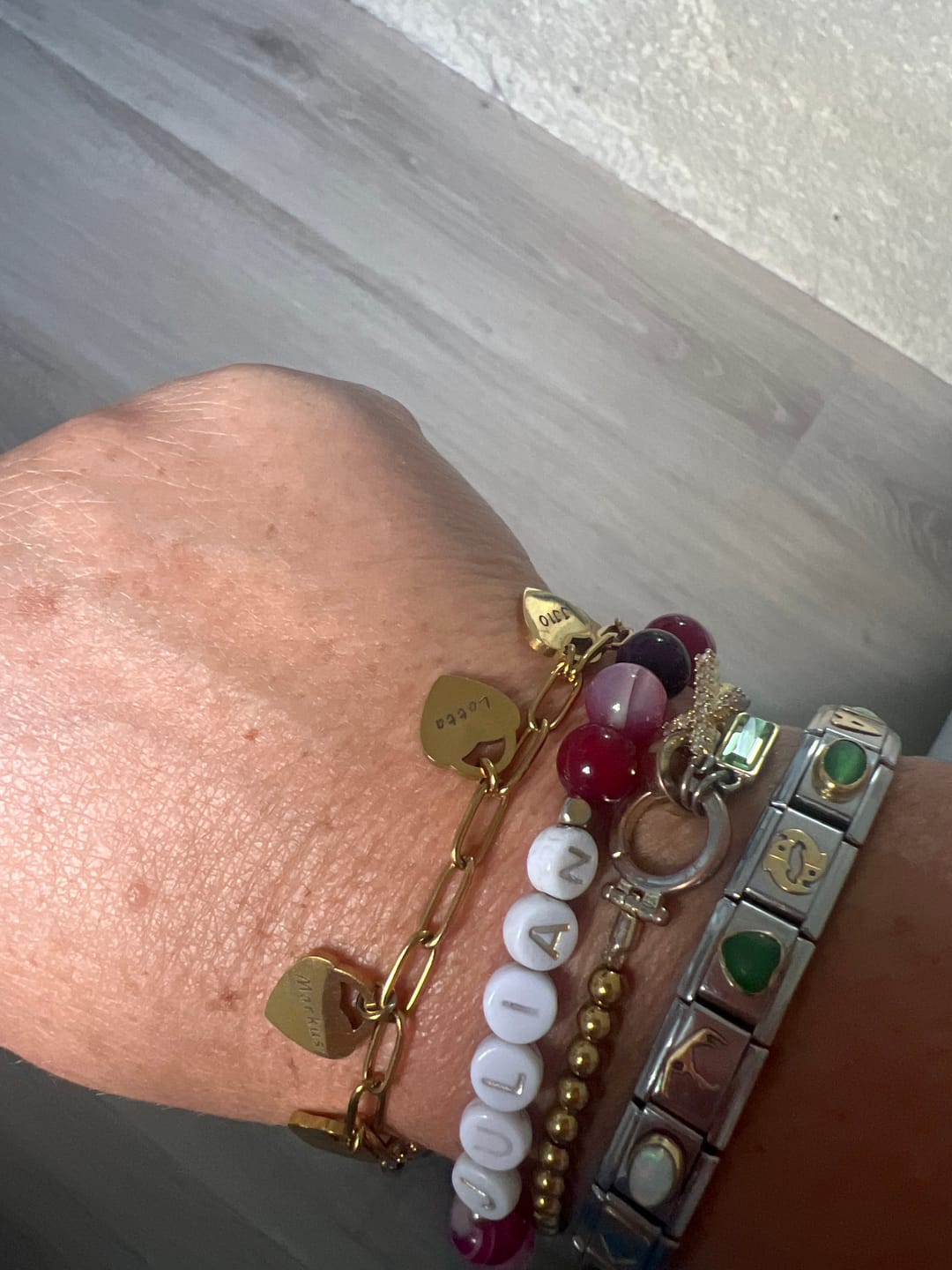Customer photo review of Armband mit personalisierten Herzanhängern