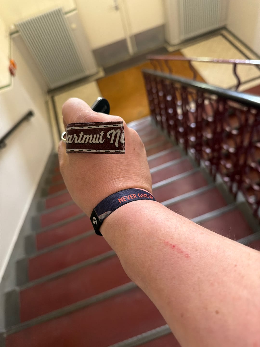 Customer photo review of Never Give Up - Elastisches Armband